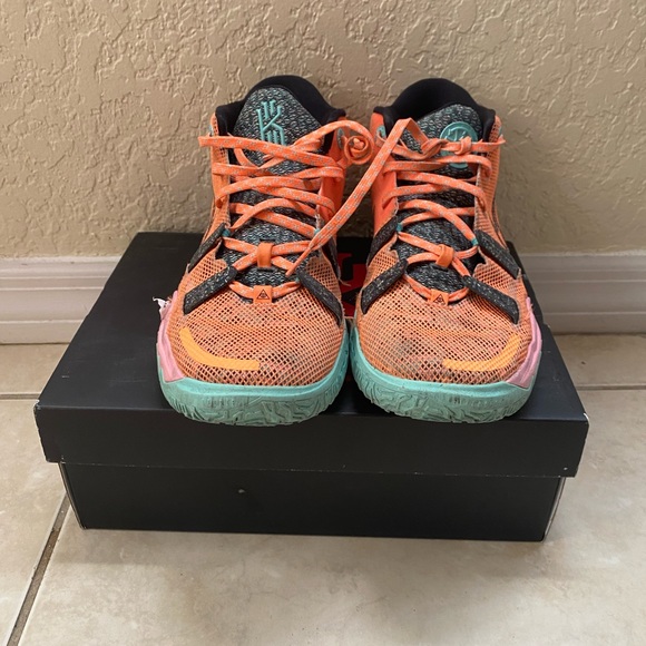 Youth Kyrie 7 - Picture 1 of 5